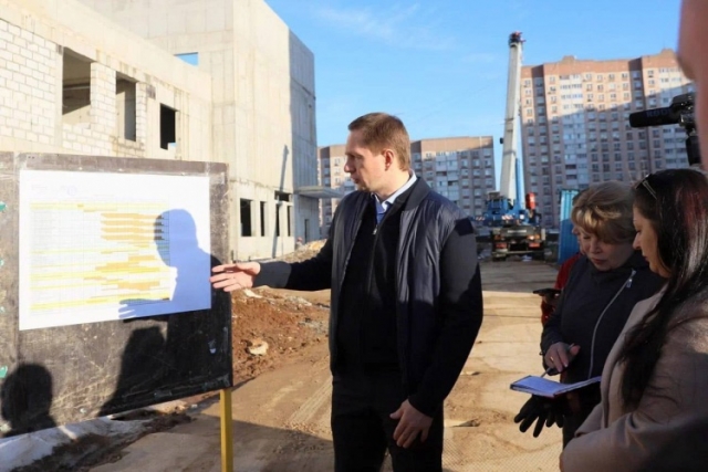 Глава Красногорска проверил ход строительства