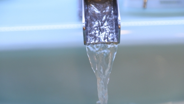 Холодную воду отключат в ряде домов